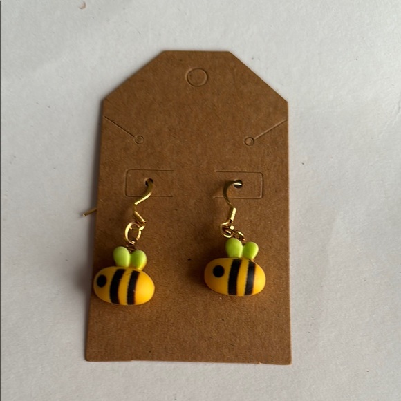 Jewelry - Cute‎ Bee Earrings